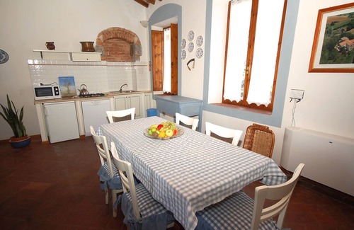 San Macario In Monte Appartement | Apartment on Tuscan Agriturismo close to a village