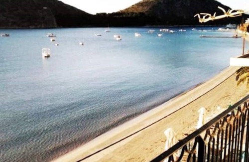 Argolis Region Appartement | Apartment one breath from the sea in Tolo!!!5 meters from the sea,free sunbeds!!