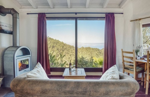 Garafia Appartement | Apartment 'Panorama Suite El Mirador' with Sea View, Wi-Fi and Air Conditioning