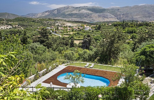 Kaminarata Appartement | Appartement 'Paradiso Verde 101' avec vue sur les montagnes, Wi-Fi et climatisation