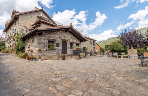 Borrastre Appartement | Appartement 'Peña Roya' avec vue sur la montagne, jardin partagé et Wi-Fi