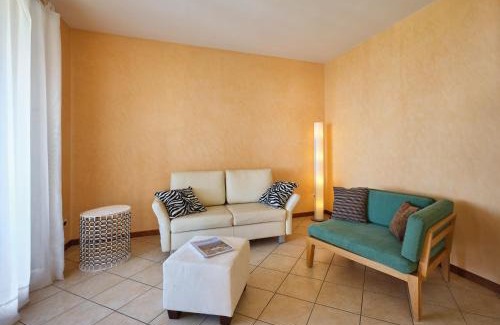 Calmasino Appartement | APARTMENT PERLA DEL GARDA - Regarda Travel
