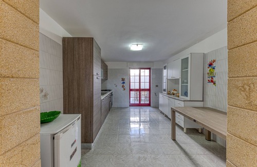Capilungo Appartement | Appartement "Pilella" près de la mer avec terrasse privée et climatisation
