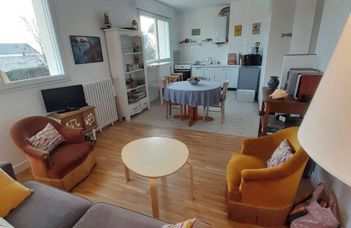 Etel Appartement | Appartement playita M&Y. Chaleureux, à 3 mn à pied du port et ria d'Etel.