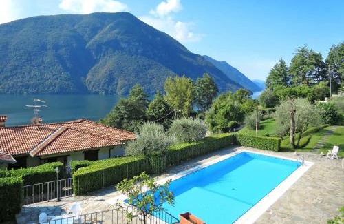 Cressogno Appartement | Apartment Poggio degli Ulivi by Interhome