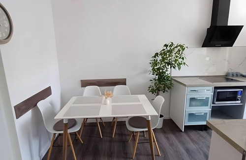 Gera Appartement | Apartment 'Poli' with Shared Terrace and Wi-Fi