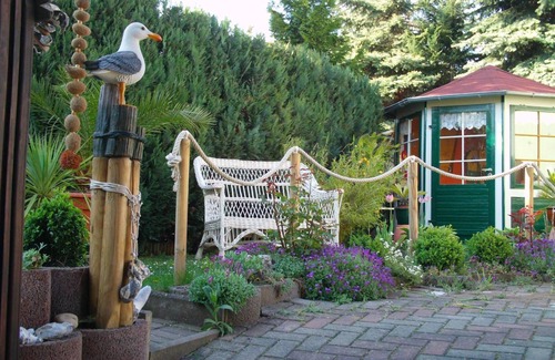 Sondershausen Appartement | Apartment 'Private Fam Wölke' with Mountain View, Private Garden and Wi-Fi