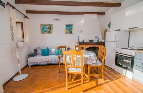 Punta Kriza Appartement | Apartment Punta Blue, only 5m from the sea, the island of Cres