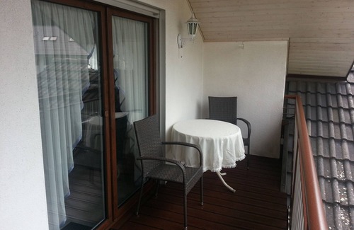 Hofstetten Appartement | Apartment 'Puppenstube' with Balcony and Wi-Fi