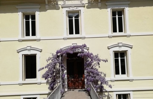 Luzenac Appartement | Appartement 'Appartement Pyrénées-Ariégeoises' avec vue sur les montagnes, jardin partagé et Wi-Fi