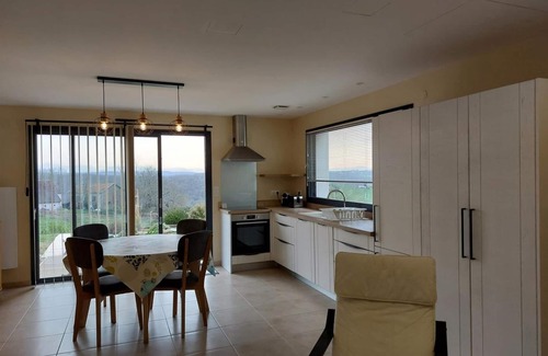Salies-de-Bearn Appartement | Apartment 'Pyrenea' with Mountain View, Private Terrace and Wi-Fi