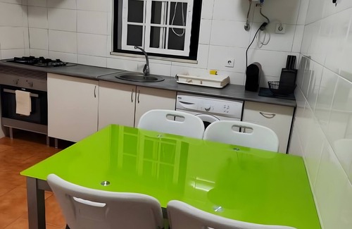Elvas Appartement | Appartement 'Quinta Da Ponte Das Hortas 3' avec vue sur les montagnes, Wi-Fi et climatisation