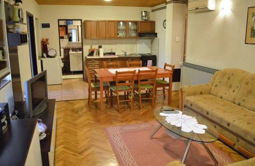 Beli Manastir Appartement | Apartment Racing