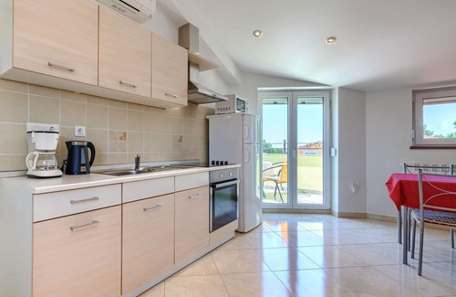 Cancini Appartement | Appartement Rajić by Interhome