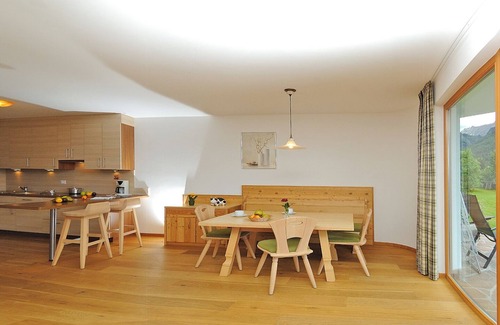 Siusi Appartement | Appartement "Résidence Nussbaumer Apt A" avec vue sur la montagne, piscine partagée et Wi-Fi