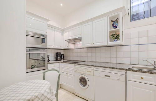 Gallus Appartement | Apartment 'Relax In Style In Centrally Located' with Balcony, Wi-Fi and Air Conditioning