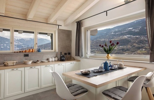 La Cretaz-Roisan Appartement | Appartement "Résidence Soleluna - Loft Sirio" avec vue montagne, terrasse privée et Wi-Fi
