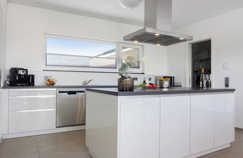 Unterschwarzach Appartement | Appartement 'Riedheide, 130qm' avec terrasse privée, jardin privé et Wi-Fi