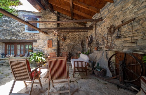Lardies Appartement | Appartement 'Roble' avec vue sur les montagnes, piscine partagée et Wi-Fi