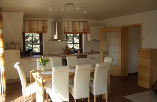Oppach Appartement | Appartement romantique de 138 m² pouvant accueillir jusqu'à 8 personnes, grande terrasse sur le toit