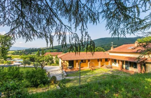 Badia Agnano Appartement | Apartment Rosa by Interhome