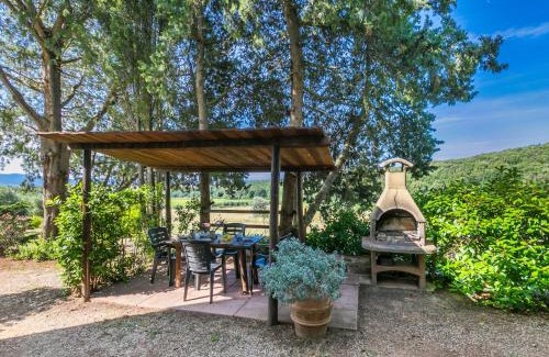 Follonica Appartement | Apartment Rosa by Interhome
