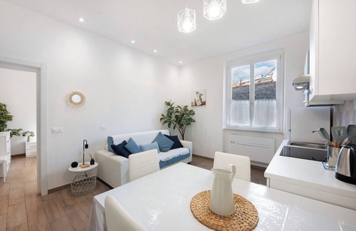 Varazze Appartement | Appartement "Rosa dei Venti - Centro Storico" près de la mer avec Wi-Fi