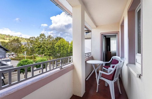 Usseln Appartement | Apartment 'Rotkehlchen' with Mountain View, Shared Garden and Wi-Fi