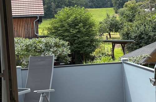 Kurort Gohrisch Appartement | Apartment 'Rotkehlchen' with Mountain View, Private Garden and Wi-Fi
