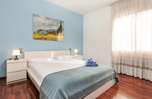 Les Corts Appartement | Apartment Sants-Les Corts Galileu by Interhome