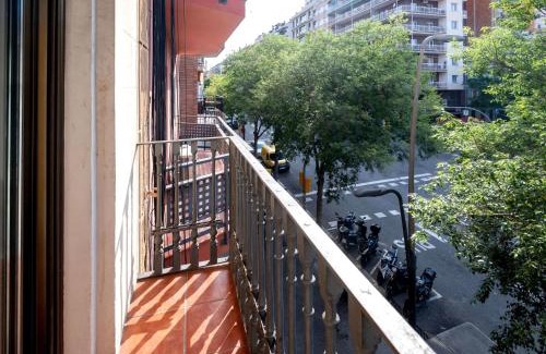 La Maternitat i Sant Ramon Appartement | Apartment Sants-Montjuïc- Avenida Madrid by Interhome