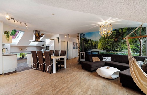 Freudenstadt Appartement | Appartement "Schwarzwaldloft" avec jardin partagé, balcon et Wi-Fi