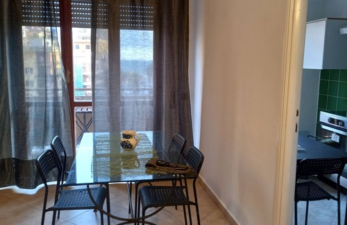 Ladispoli Appartement | Apartment sea view, beach 2 minutes, train10 minutes and visit Rome