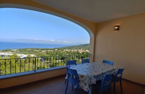 Cala Gonone Appartement | BEL APPARTEMENT VUE MER ET MONTAGNE.