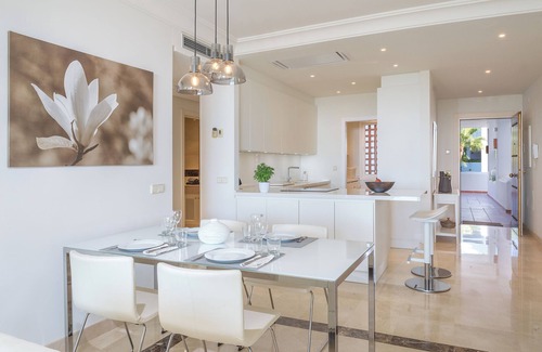 New Golden Mile Appartement | Appartement avec vue sur mer et montagne, piscine, Wi-Fi, terrasse et jardin