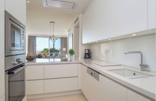 New Golden Mile Appartement | Appartement avec vue sur mer et montagne, piscine, Wi-Fi, terrasse et jardin