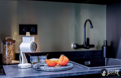 Moscardo Appartement | Suite Shibari by Justine Apartments Sober, elegant and sinful