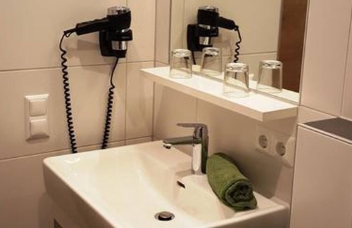 Mallnitz Cottage | Apartment, shower, toilet, 2 bedrooms - Pension Jägerhof