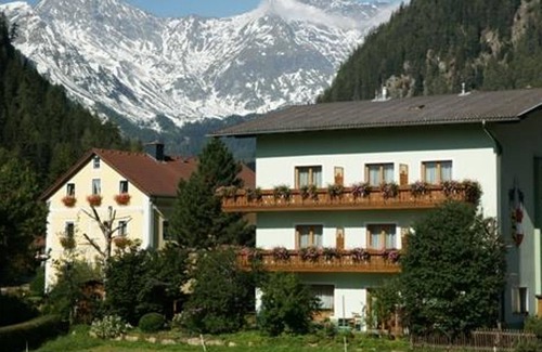 Mallnitz Cottage | Apartment, shower, toilet, 2 bedrooms - Pension Jägerhof