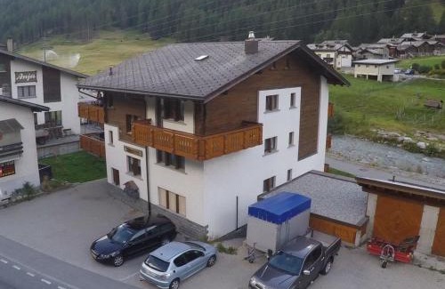 Saas Grund Appartement | Apartment Silberdistel by Interhome