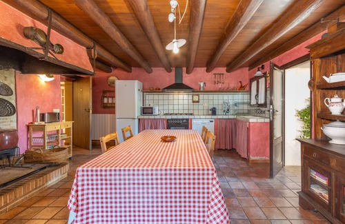 Vilobi d'Onyar Appartement | Apartment 'Simon' with Mountain View, Private Pool and Wi-Fi