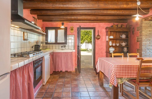 Vilobi d'Onyar Appartement | Apartment 'Simon' with Mountain View, Private Pool and Wi-Fi