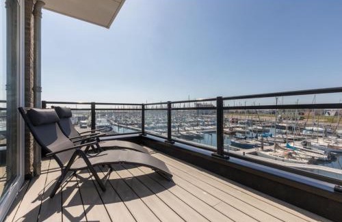 Sint-Annaland Appartement | Apartment Sint Annaland with Marina Views