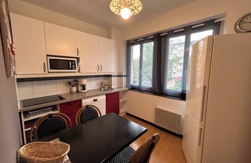 Thonon-les-Bains Appartement | Appartement, avec parking et balcon, proche de la rue piétonne