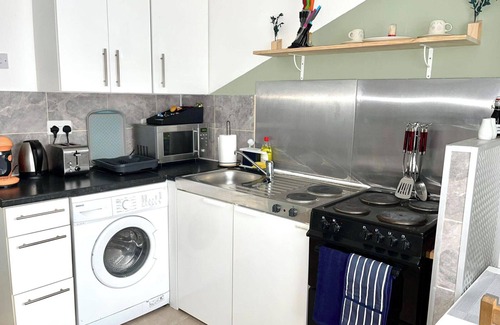 Chadwell Appartement | Comfortable and convenient 1-Bed Apart in Romford