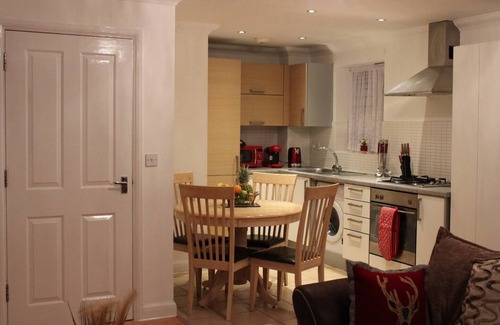 Alibon Appartement | Impeccable spacious 1-Bed Apart in London Dagenham