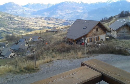 Reallon Appartement | appartement 6 couchages à proximité des pistes vue magnifique sur la vallée