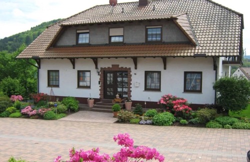Fischbach bei Dahn Appartement | Appartement 'Sonnenblick - Fewo 2' avec balcon et Wi-Fi