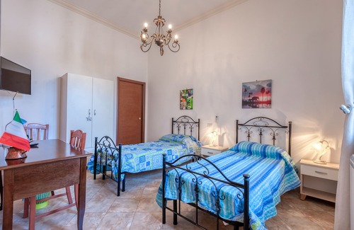 Vernole Appartement | Apartment 'Solebarocco Del Sud - Trilocale' with Balcony and Air Conditioning