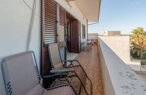 Vernole Appartement | Apartment 'Solebarocco Del Sud - Trilocale' with Balcony and Air Conditioning